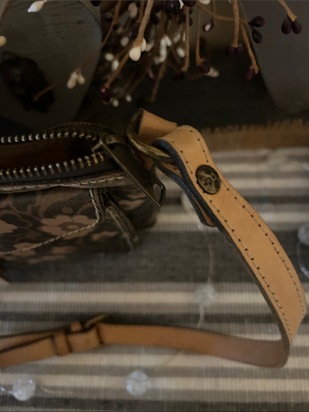 Patricia Nash Floral Crossbody in Brown and Tan - Picture 8 of 9